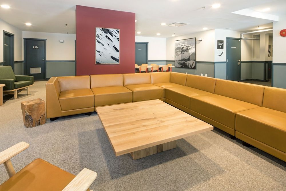 The Approach Hotel 3