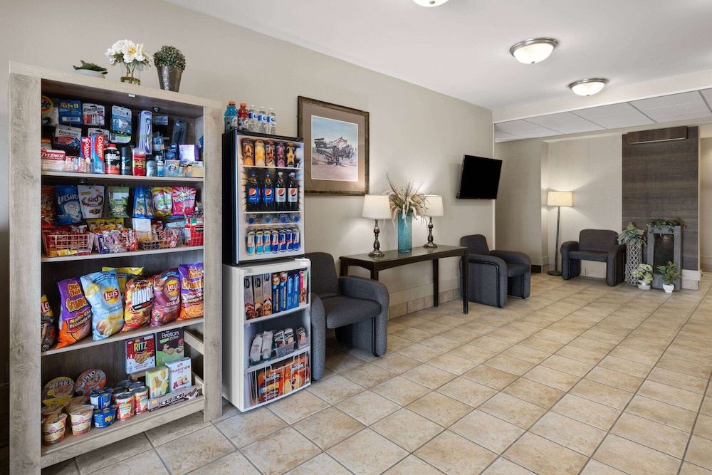 Travelodge by Wyndham Fort McMurray 2