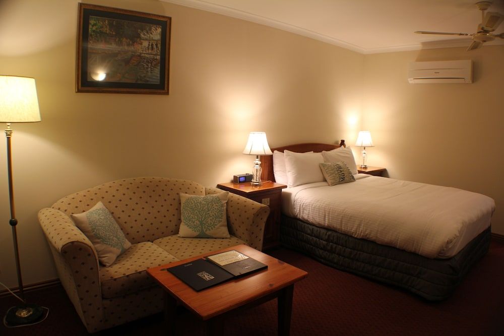 Gateway on Monash Boutique Hotel 2