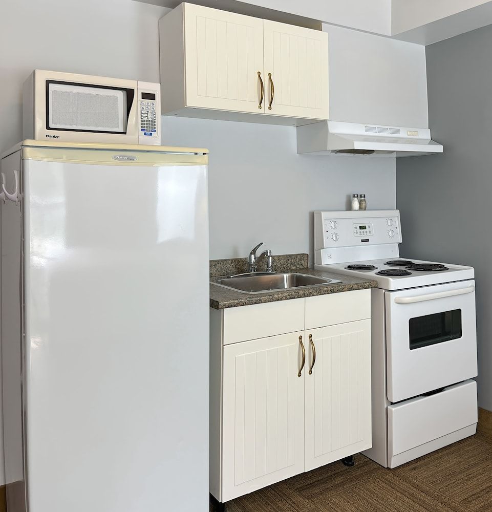 Coast Hinton Hotel 2