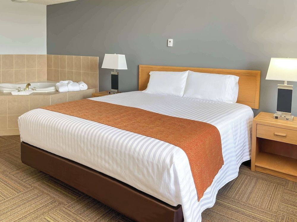 Coast Hinton Hotel 3