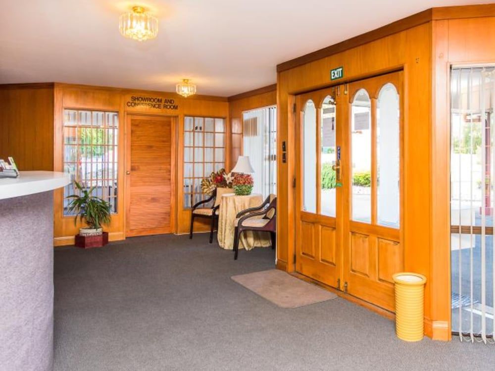 Burwood Manor Motel 2