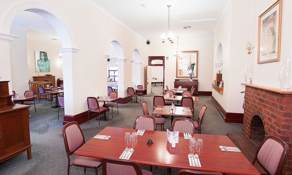 The Standpipe Golf Motor Inn 2