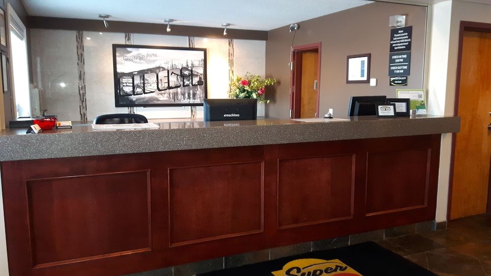 Super 8 by Wyndham Cochrane 2