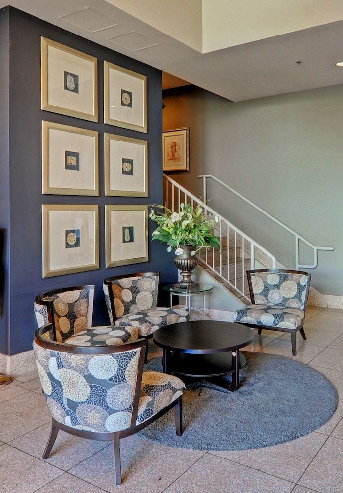 Red Lion Inn and Suites 2
