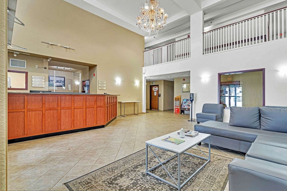 Quality Inn & Suites 2