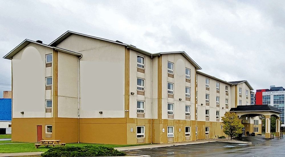 Quality Inn & Suites 2 estrelas em Grimsby