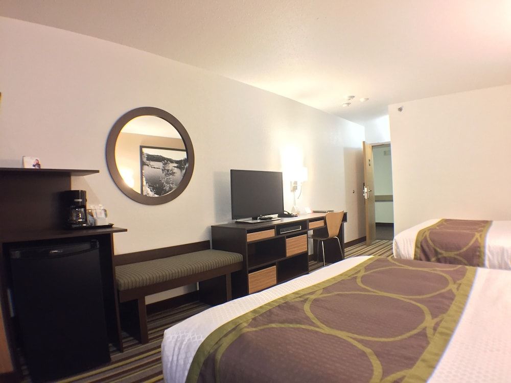 Super 8 by Wyndham Kenora 3