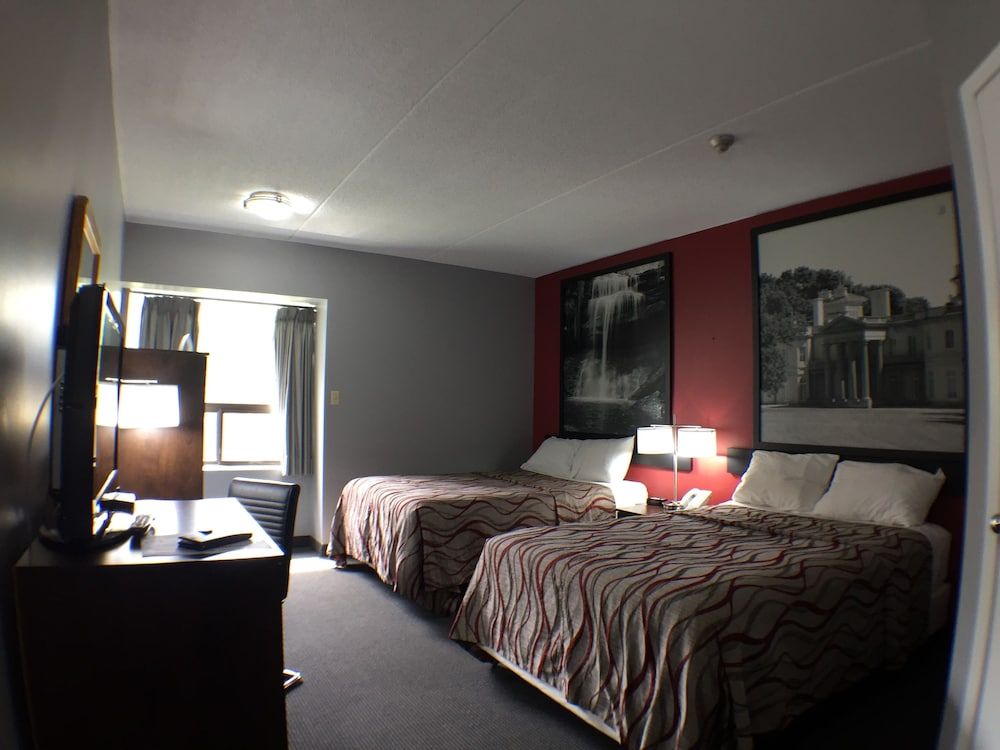 Super 8 by Wyndham Mt Hope Hamilton Intl Arpt ON 3