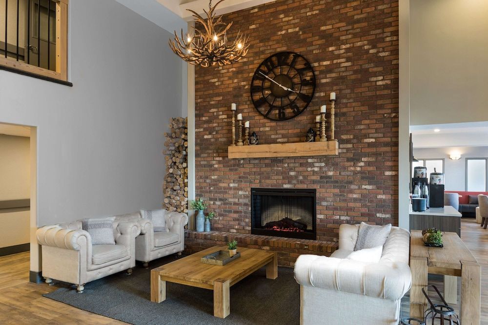 Ramada by Wyndham Cochrane 3