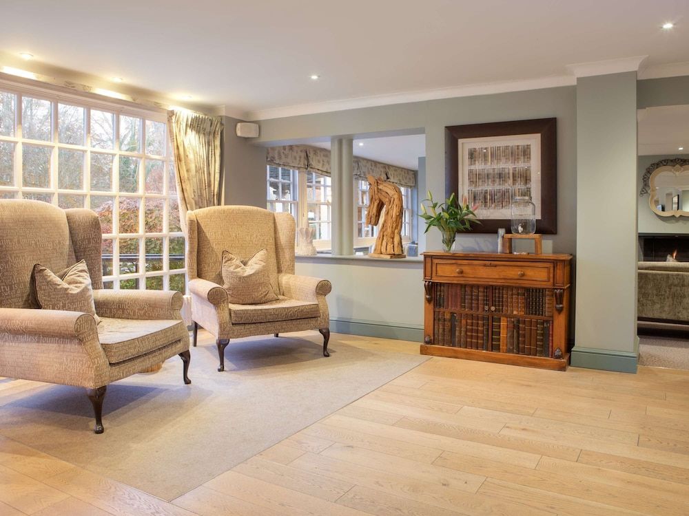 Mercure Box Hill Burford Bridge Hotel 2