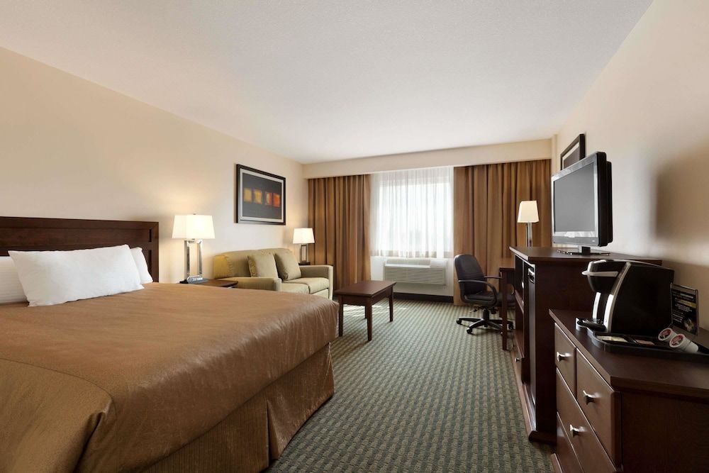 Travelodge by Wyndham Weyburn 3