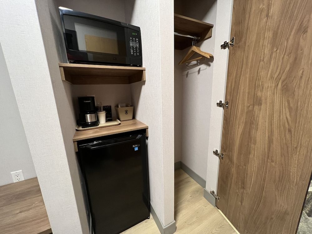 Super 8 by Wyndham Cornwall ON 3