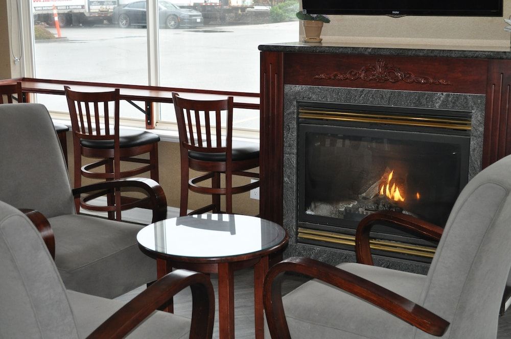 Travelodge by Wyndham Langley 2