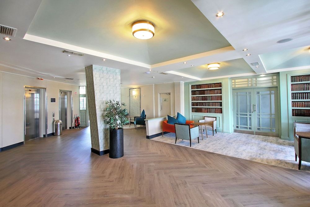 Waterford Marina Hotel 2