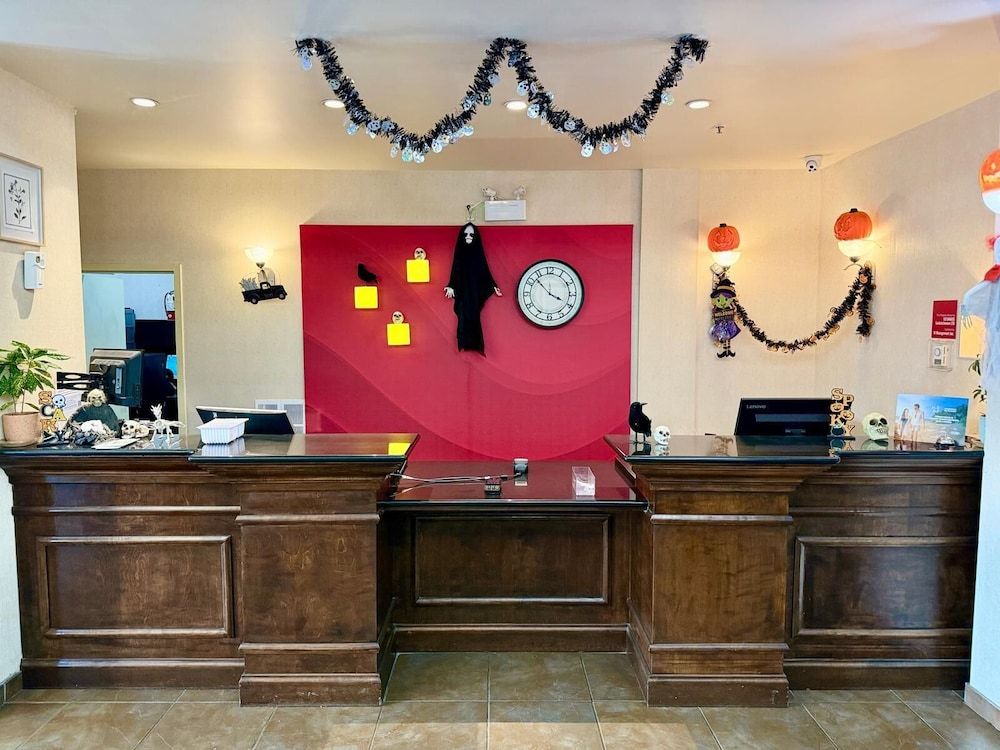 Ramada by Wyndham Prince Albert 2