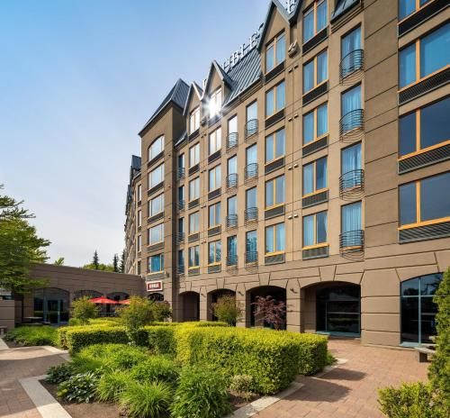 DoubleTree by Hilton North Vancouver 3