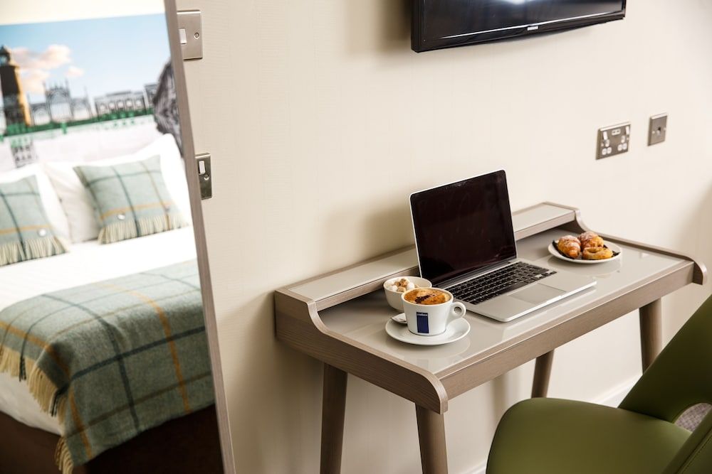 Mercure Hull Grange Park Hotel 2