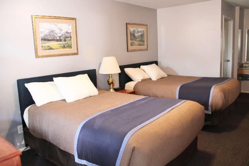 Canadas Best Value Inn Suites Princeton 2