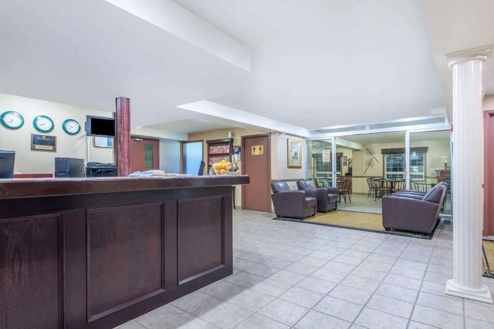 Gold Circle Inn 2