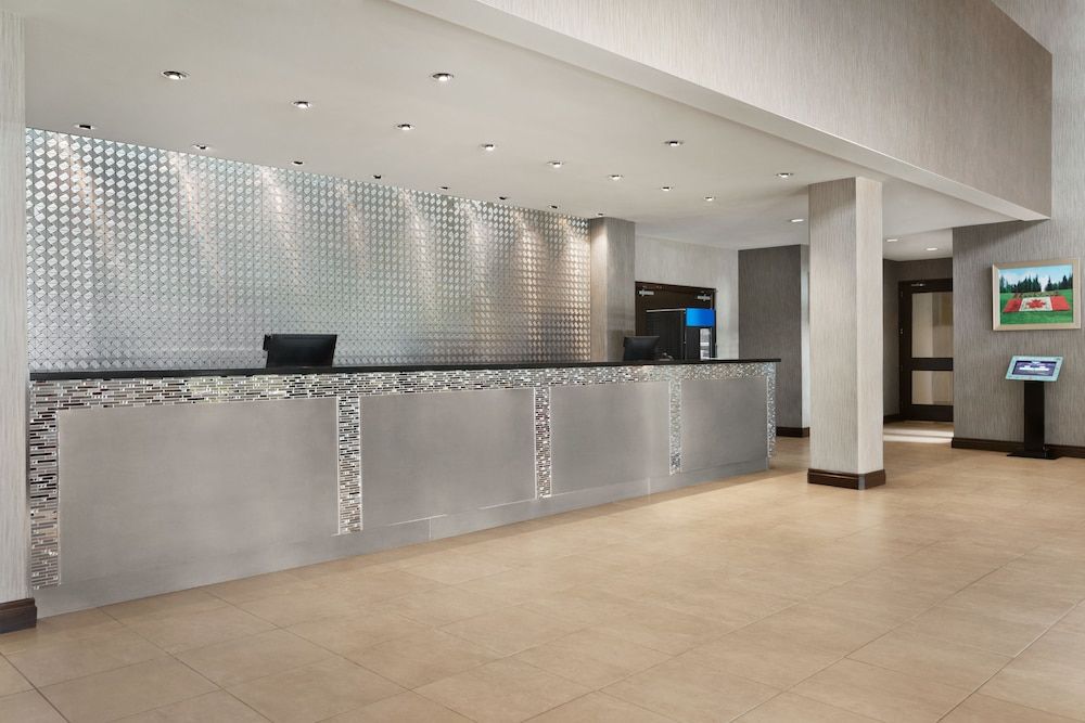 Ramada by Wyndham Belleville Harbourview Conference Centre 2