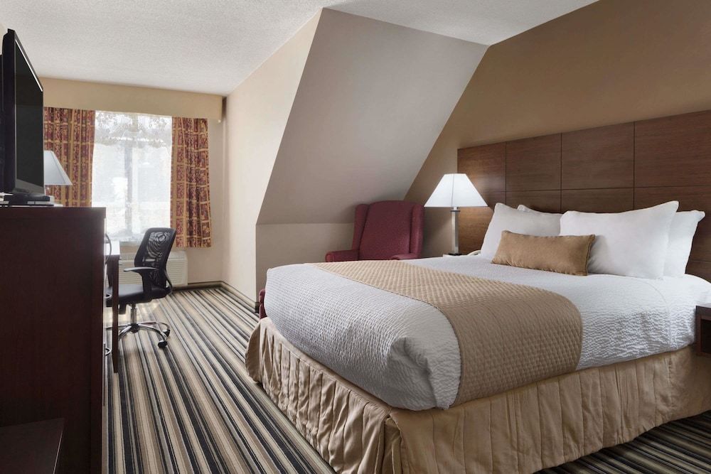 Days Inn by Wyndham Dalhousie 3