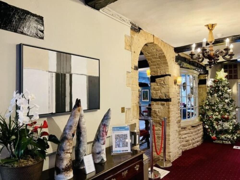 Macdonald Bear Hotel 2