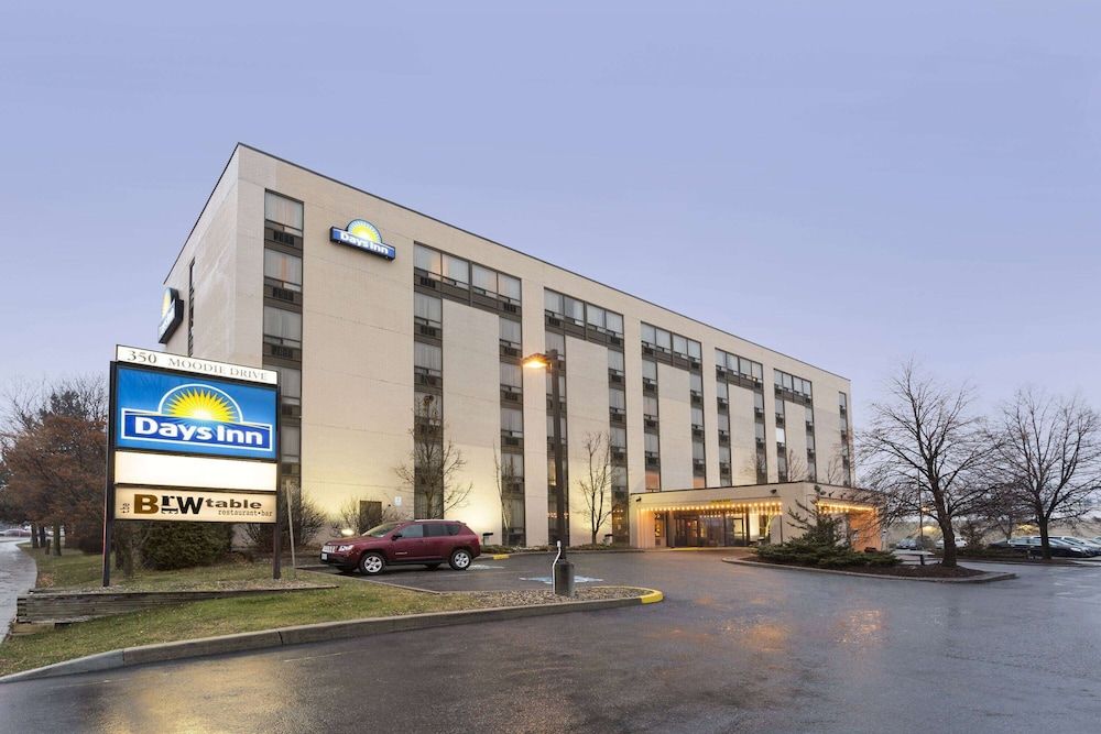 Days Inn by Wyndham Ottawa West 1