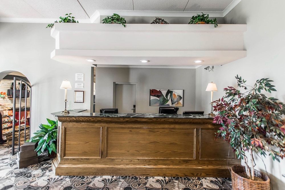 Quality Inn & Suites Garden of the Gulf 3