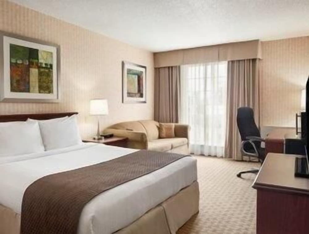 Days Inn by Wyndham Brantford 2