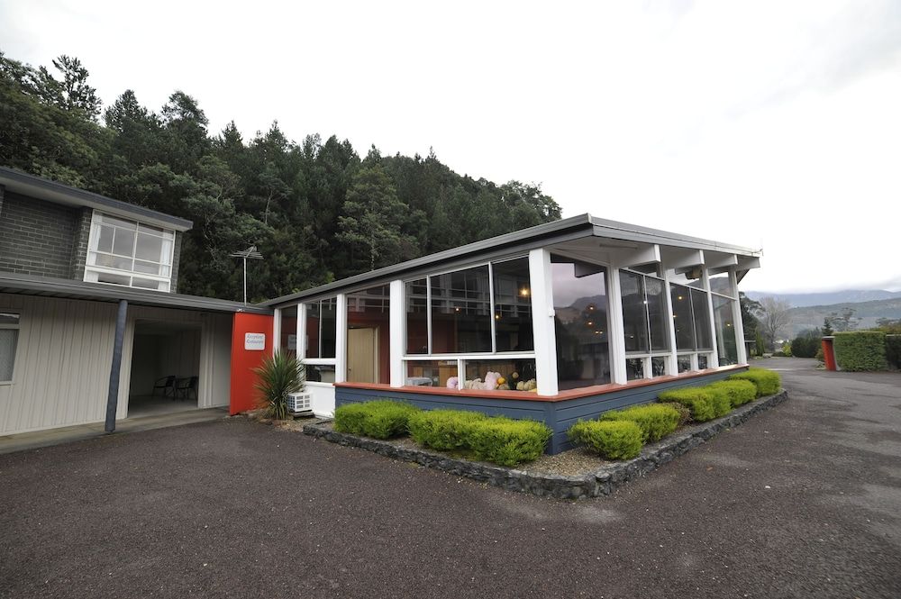 Silver Hills Motel 2