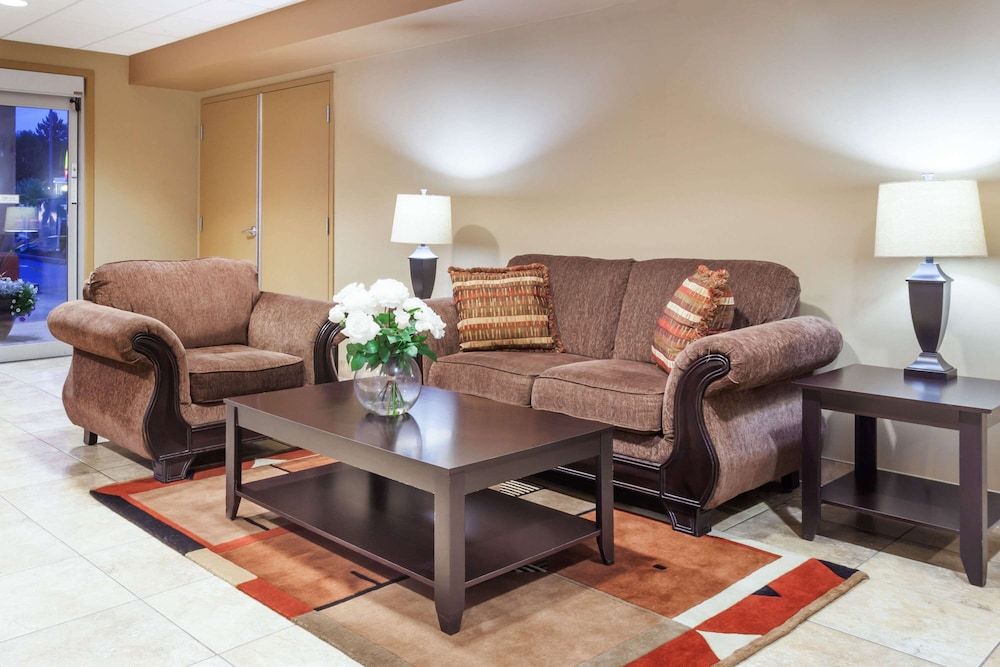 Super 8 by Wyndham Abbotsford BC 2