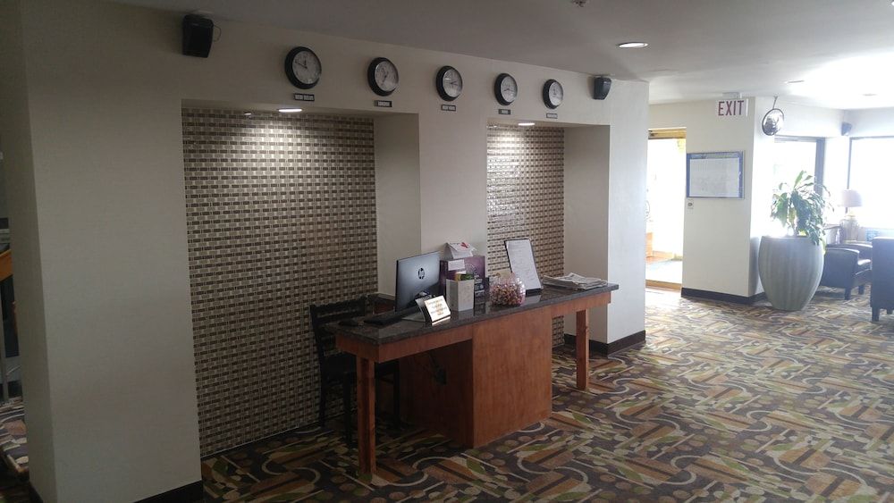 Ramada by Wyndham Abbotsford 2