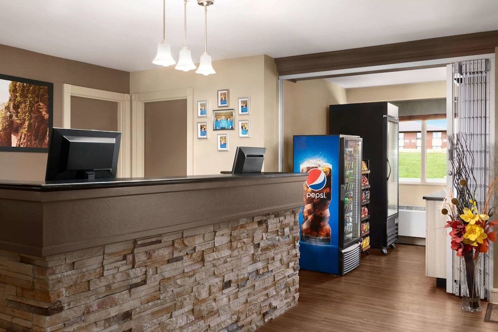 Travelodge Suites by Wyndham Moncton 2