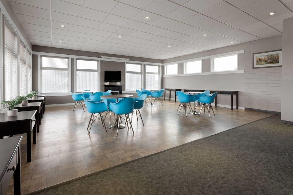 Travelodge by Wyndham Grande Prairie 3