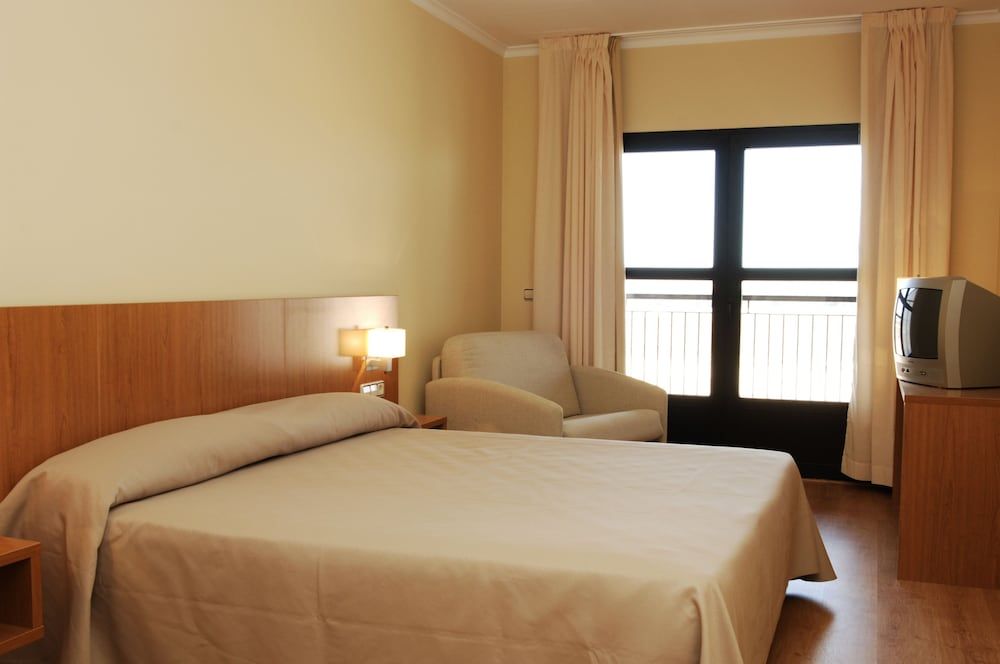 Ashotels Monreal Del Campo 2