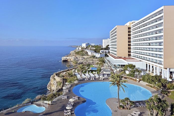 🌞MALLORCA EN FAMILIA: ¡TODO INCLUIDO CON VISTAS AL MAR!🍸🚢 Desde 4 noches: Ferry con tu coche + Resort 4★  | Cales de Mallorca