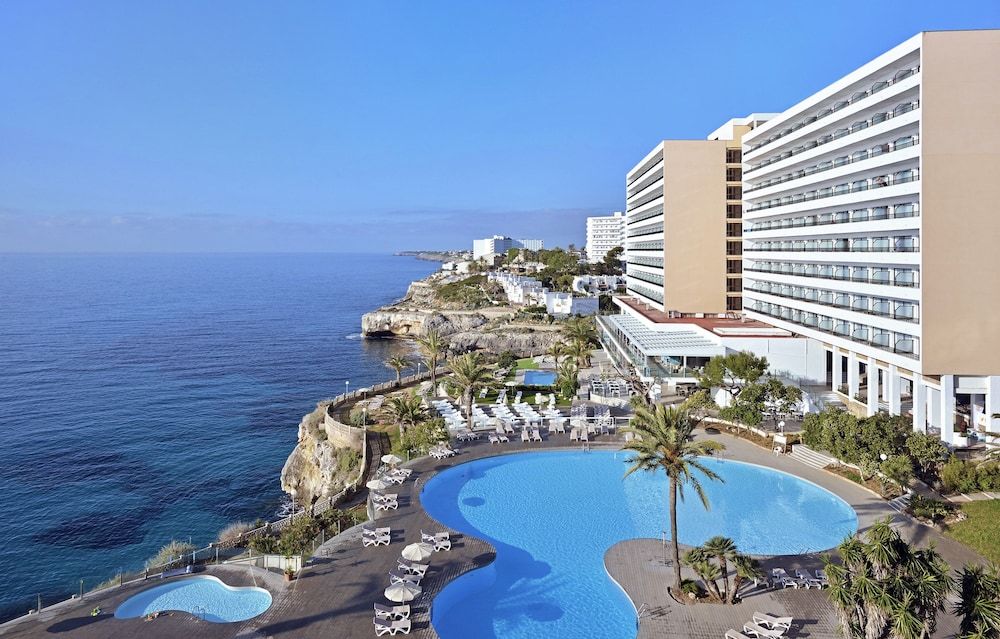 🌞MALLORCA EN FAMILIA: ¡TODO INCLUIDO CON VISTAS AL MAR!🍸🚢 Desde 4 noches: Ferry con tu coche + Resort 4★  | Cales de Mallorca