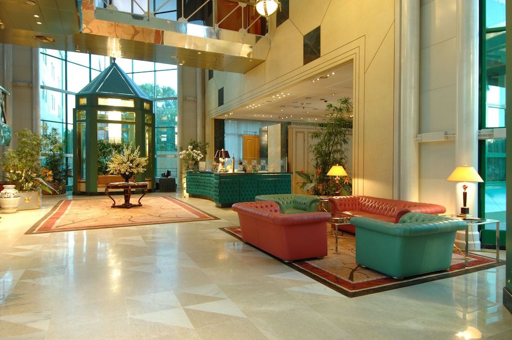 Royal Garden Hotel 2