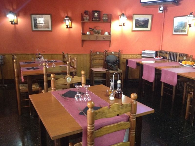 Hostal Porta De Nuria 3