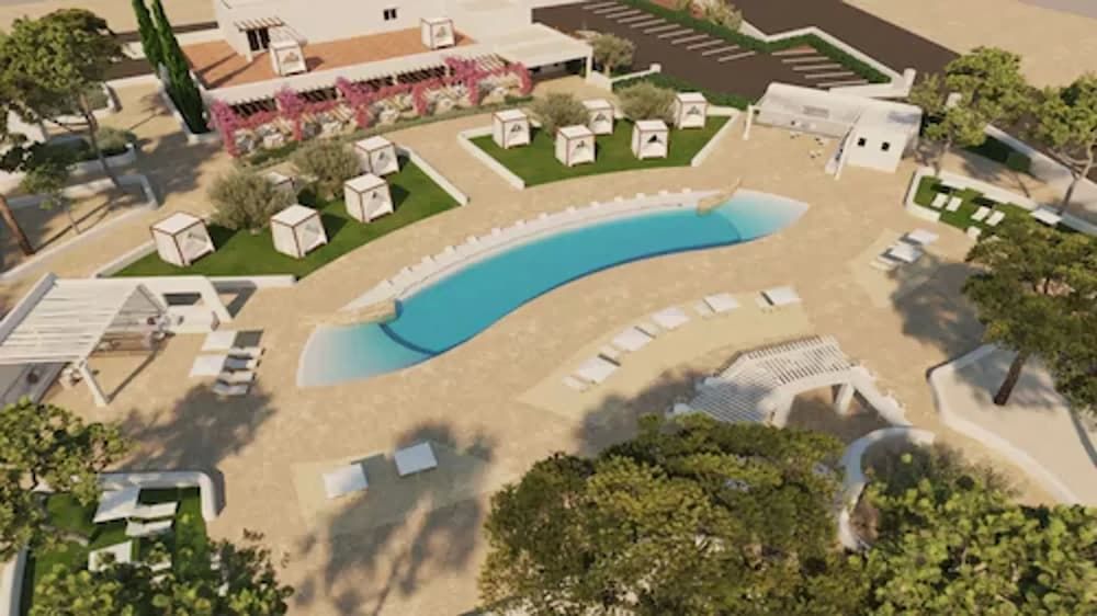 Eques Petit Resort 1