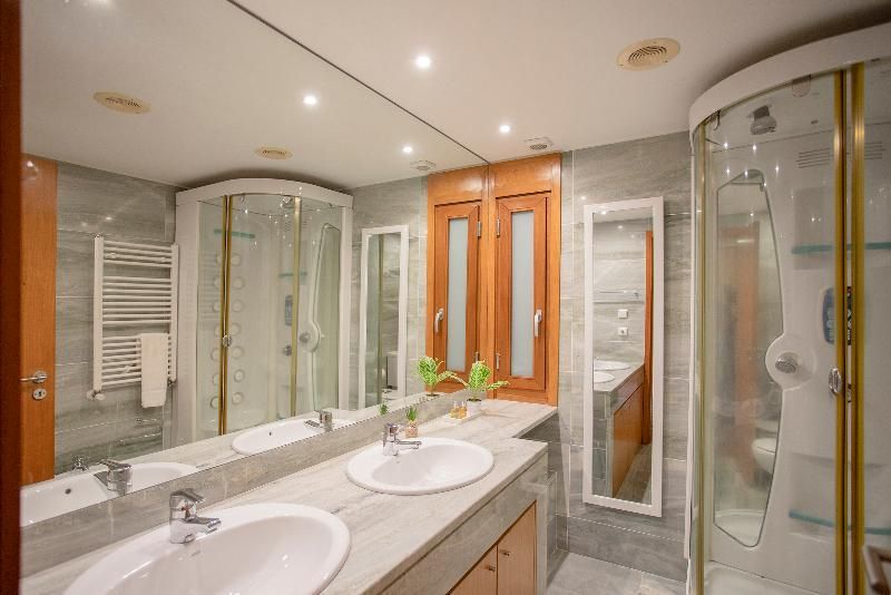 Countryside Pool House 2