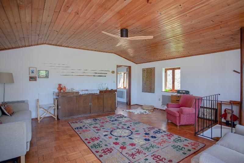 Riverfront Garden Villa 3