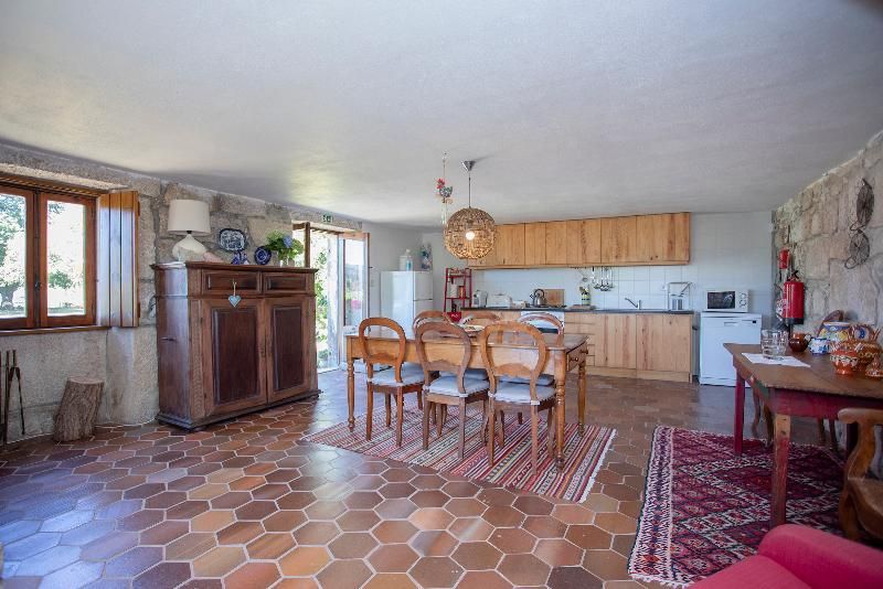 Riverfront Garden Villa -1 estrellas en Caminha