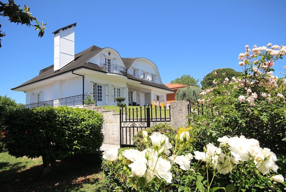 Villa Branca Barreiros Bed & Breakfast -1 estrellas en Amares