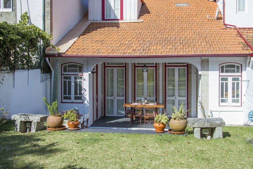 Liiiving in Moledo - Vintage House 1