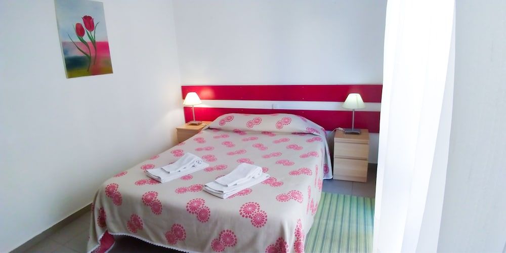 E-Nove Lounge Hostel Caffe 3