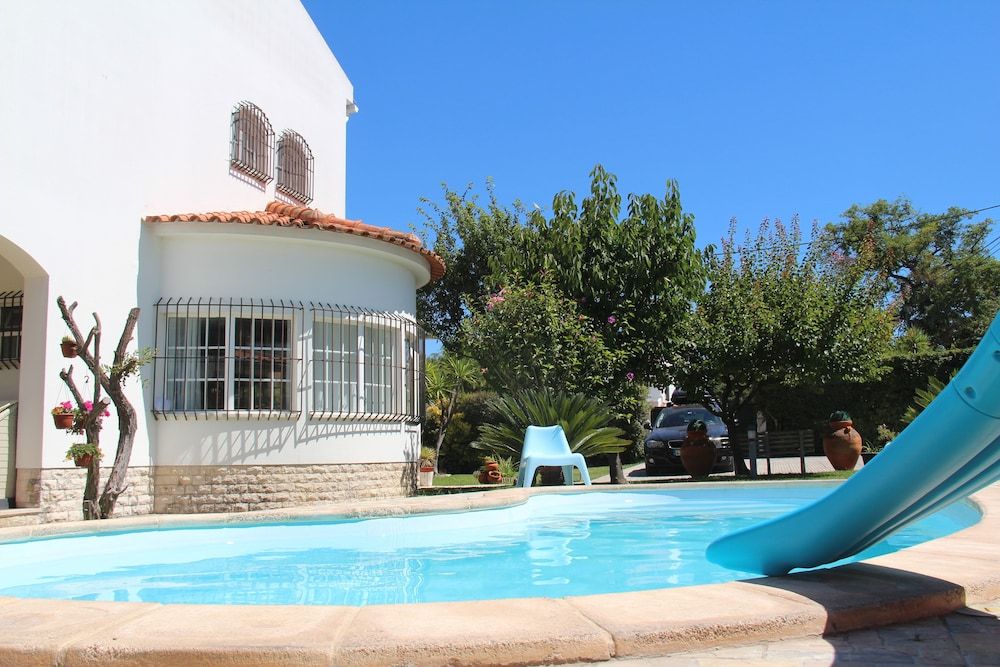 Sesimbra Stylish Villa by Homing 1