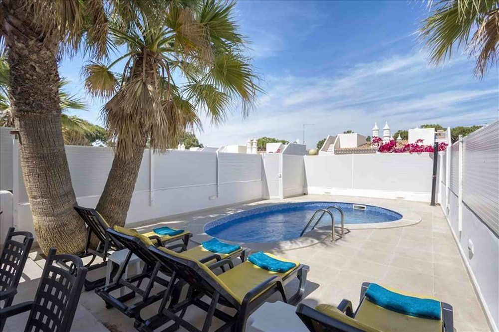 Vicky Rae Beach House -1 estrelas em Almancil