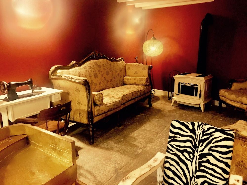 LUXa Charmhouse Hotel 2